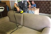 Giặt sofa da bằng baking soda tại nhà