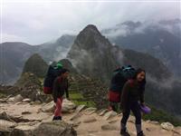 Chuyến leo núi với toàn phụ nữ