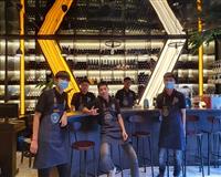 Quán pub Hà Nội thu hút giới trẻ