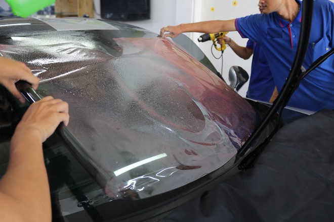 Lưu ý khi lựa chọn địa chỉ dán kính chống nắng ô tô