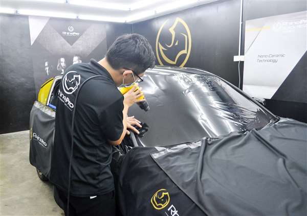 Lý do dán kính chống nắng ô tô