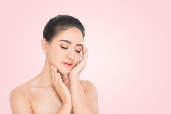 Cách skincare chuẩn cho da khô mụn