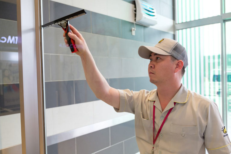 Những điều cần biết về dịch vụ vệ sinh công nghiệp