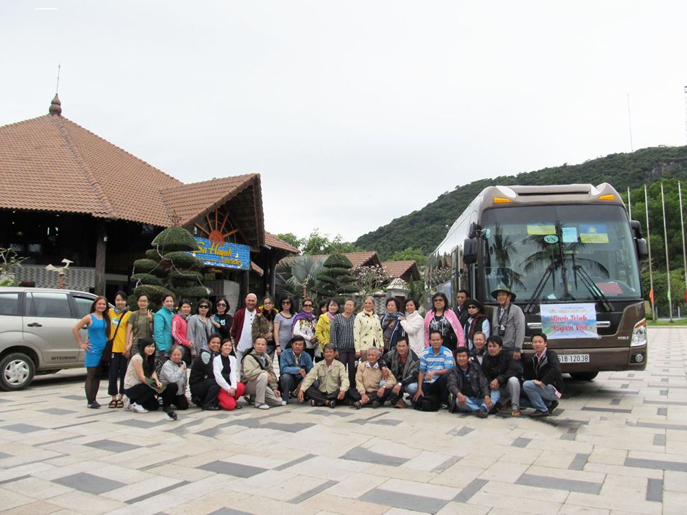 Thuê xe 16 chỗ Hà Nội đi lễ chùa 2021 