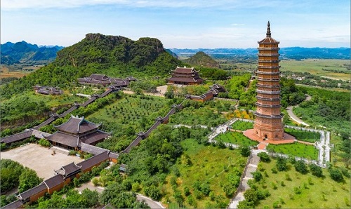 Thuê xe 29 chỗ Hà Nội đi lễ chùa