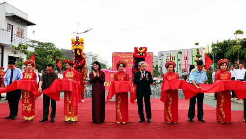  tuoi tuat khai truong ngay nao tot