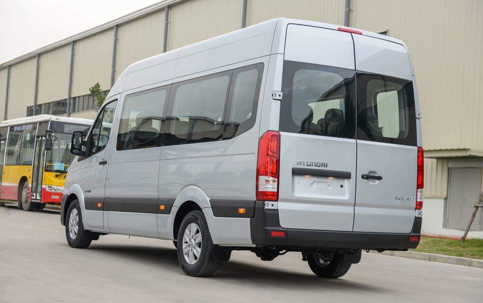 Thuê xe 16 chỗ Hyundai Solati tại Hà Nội giá rẻ